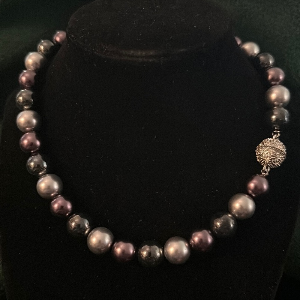 Vintage Tahitian Style Faux Black Pearls W/Magnetic Closure 15” 3-5cm pearls